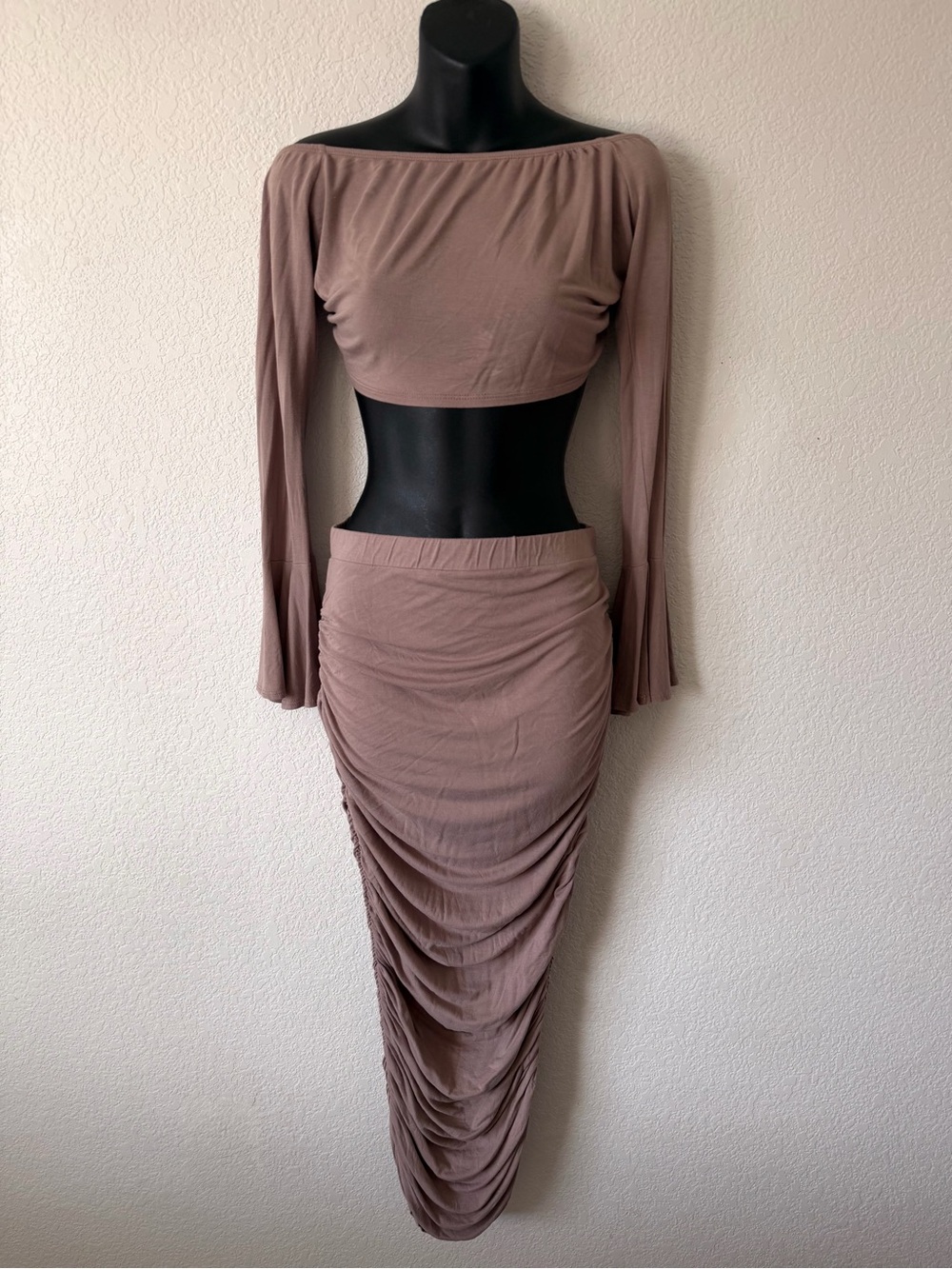 Mauve Ruched Backless Two-Piece Set ✨